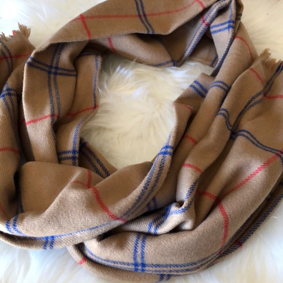 Ralph Lauren Accessories - 💥💥SALE💥💥Gorgeous Ralph Lauren scarf